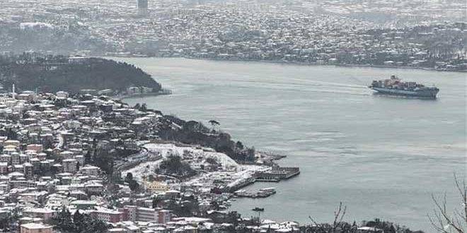 إغلاق مضيق البوسفور وإلغاء رحلات جوية جراء عاصفة ثلجية في تركيا