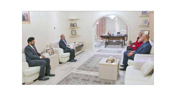 رئيسة جامعة الشرق الاوسط تلتقي السفير العماني