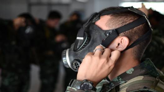 بولندا: الأسلحة الكيميائية ستبدّل قواعد اللعبة في الحرب الأوكرانية