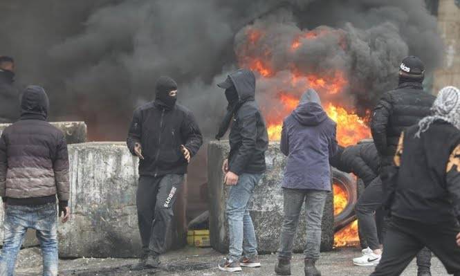 الاحتلال يعتقل 20 فلسطينيا بالضفة الغربية