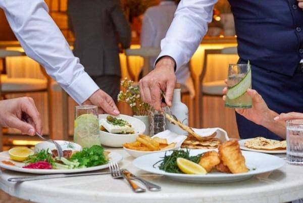 حقيقة السماح لمطاعم السعودية بتقديم الطعام في نهار رمضان