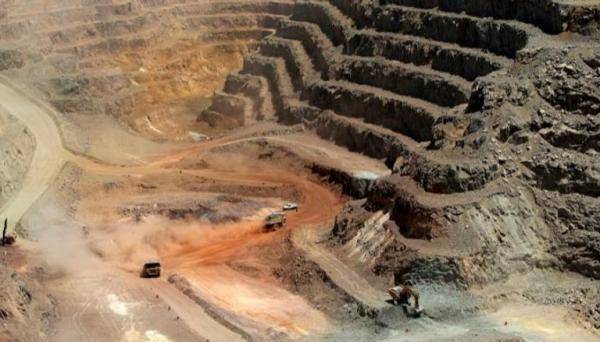 13 قتيلا بانهيار منجم ذهب في السودان