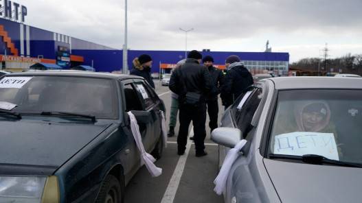 أكثر من 1000 شخص كانوا يختبئون في مسرح تعرض للقصف في ماريوبول