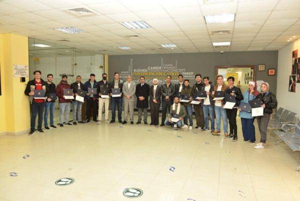 تخريج الطلبة المشاركين في دورة ETHICALHACKING في جامعة البترا