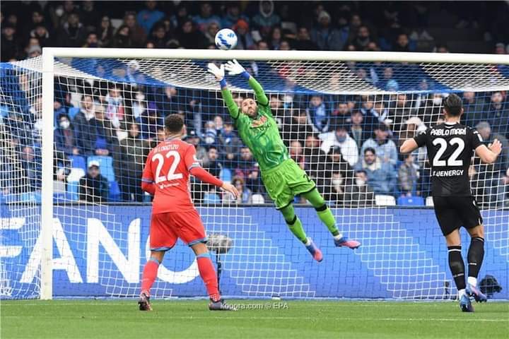 ايطاليا .... نابولي يتخطى عقبة أودينيزي