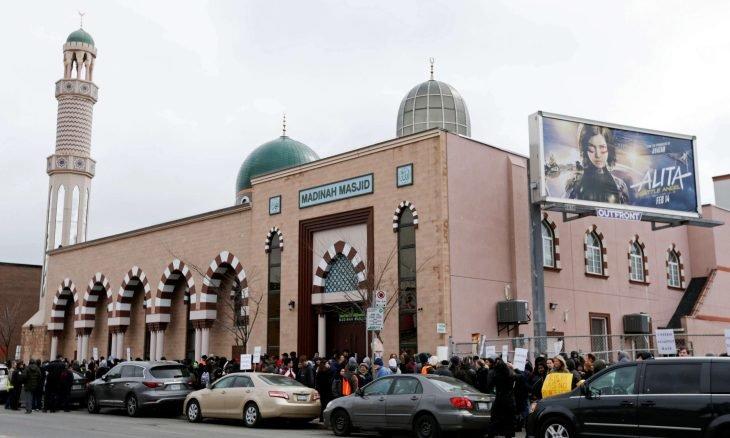 هجوم يستهدف مسجدا خلال صلاة الفجر في كندا