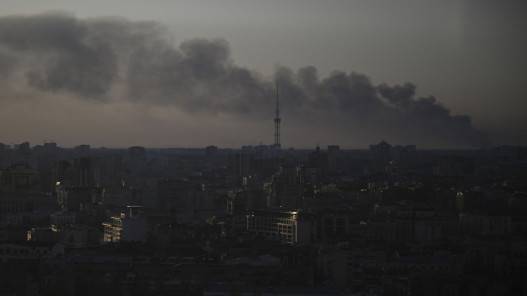 مجلس مدينة ماريوبول: القوات الروسية قصفت مدرسة تؤوي 400 شخص