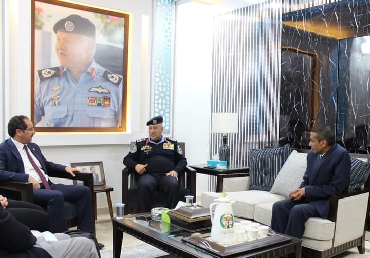 رئيس الجامعة الألمانية الأردنية يزور إذاعة الأمن العام