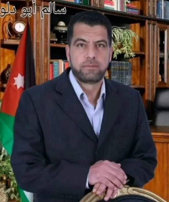ابو دلو يُهنئ سالم ابو دلو بفوزه بعضوية بلدية  منطقة صمد