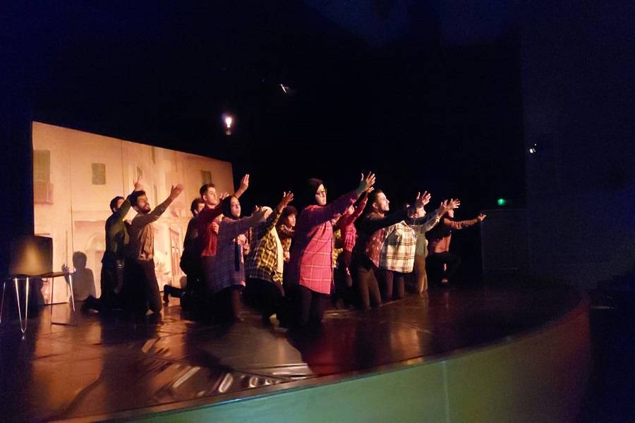 عرض مسرحية شكسبير في وسط البلد على مسرح اليرموك