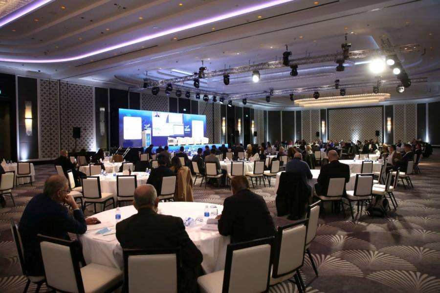 قمة تناقش رؤية جديدة للاقتصاد الرقمي والمجتمع اللانقدي
