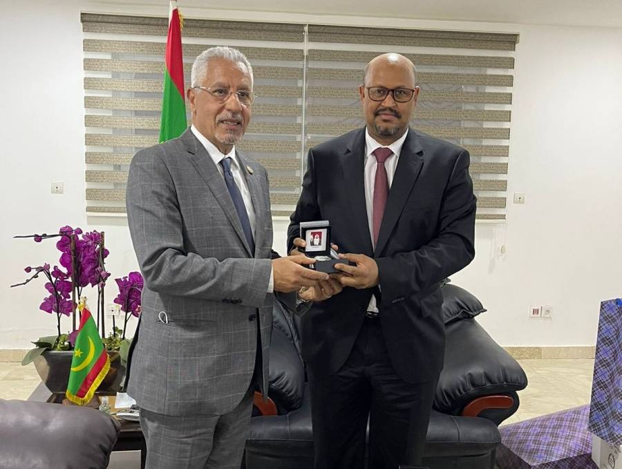 نواكشوط.. د زايد يبحث إقامة المهرجان الدولي الأول للتمور الموريتانية