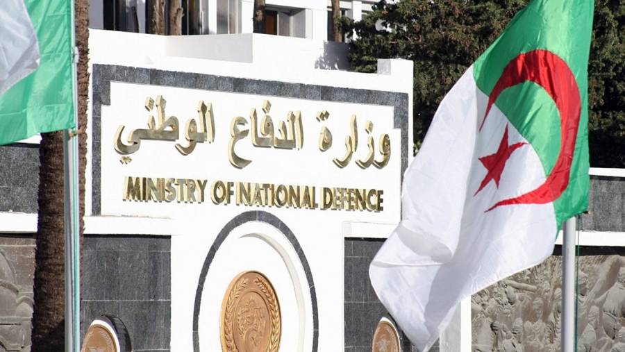 تحطّم طائرة عسكرية جزائرية وستشهاد أحد طياريها