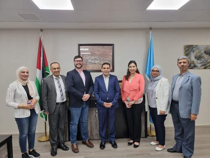 وفد من السفارة الأمريكية يزور جامعة العقبة للتكنولوجيا و يلتقي رئيسها و طلبتها_صور