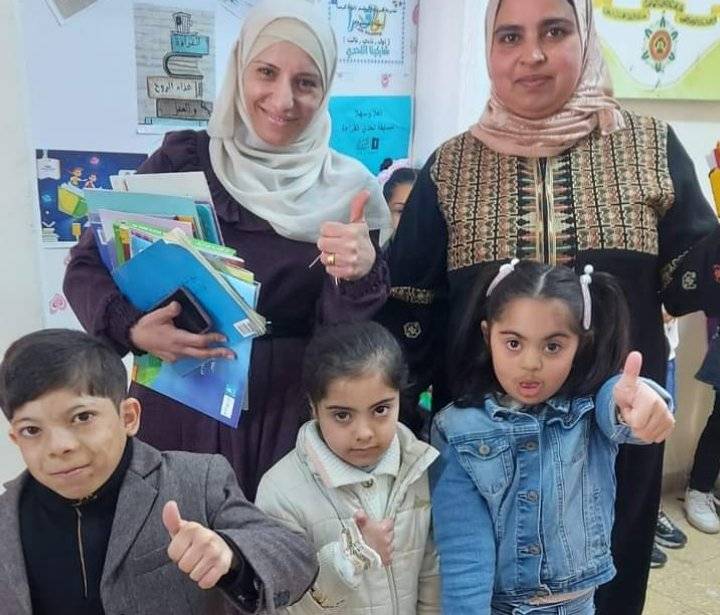 الرمثا الثانوية للبنات تتحدى التحدي بطلبة متلازمة داون _صور