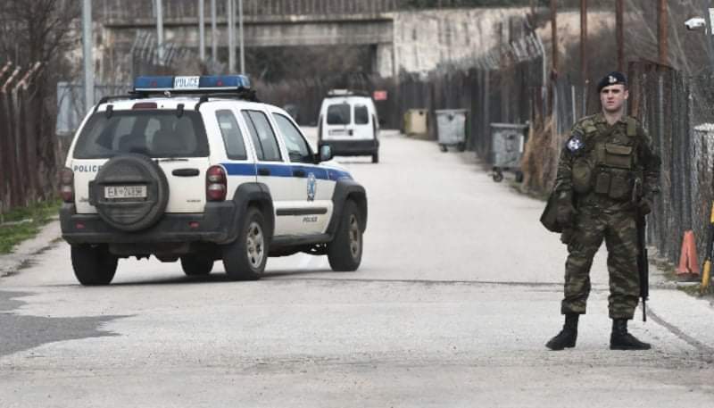 القبض على امرأة ... قتلت بناتها الثلاث بطريقة غامضة في اليونان