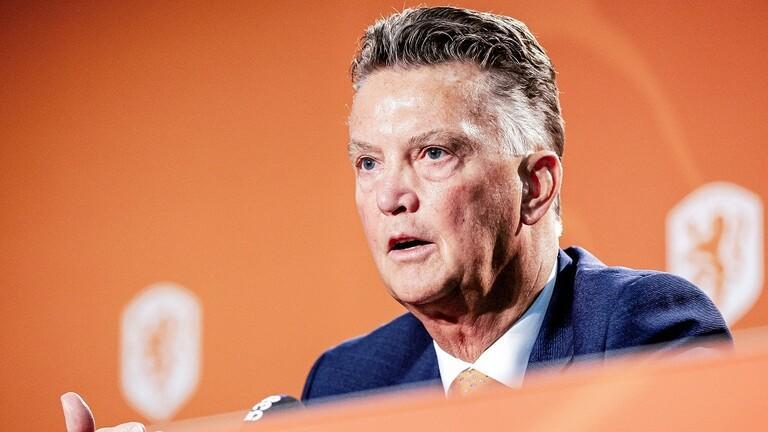 مدرب هولندا يكشف عن إصابته بمرض عضال