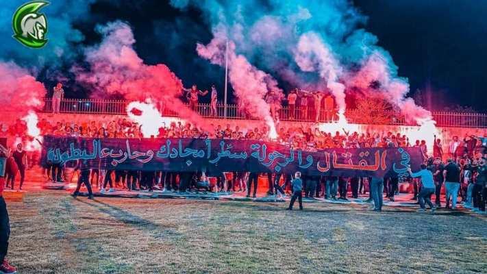 جماهير الوحدات للاعبين: في القتال والرجولة سطر أمجادك