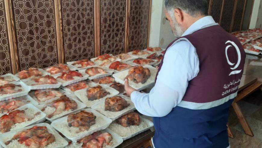 سكان قطر يتكفلون بإفطار 300 ألف شخص