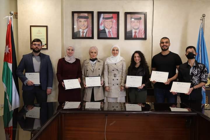 جامعة العلوم التطبيقية تكرم المتميزين في الأداء من السفراء وضباط الارتباط في الكليات _صور