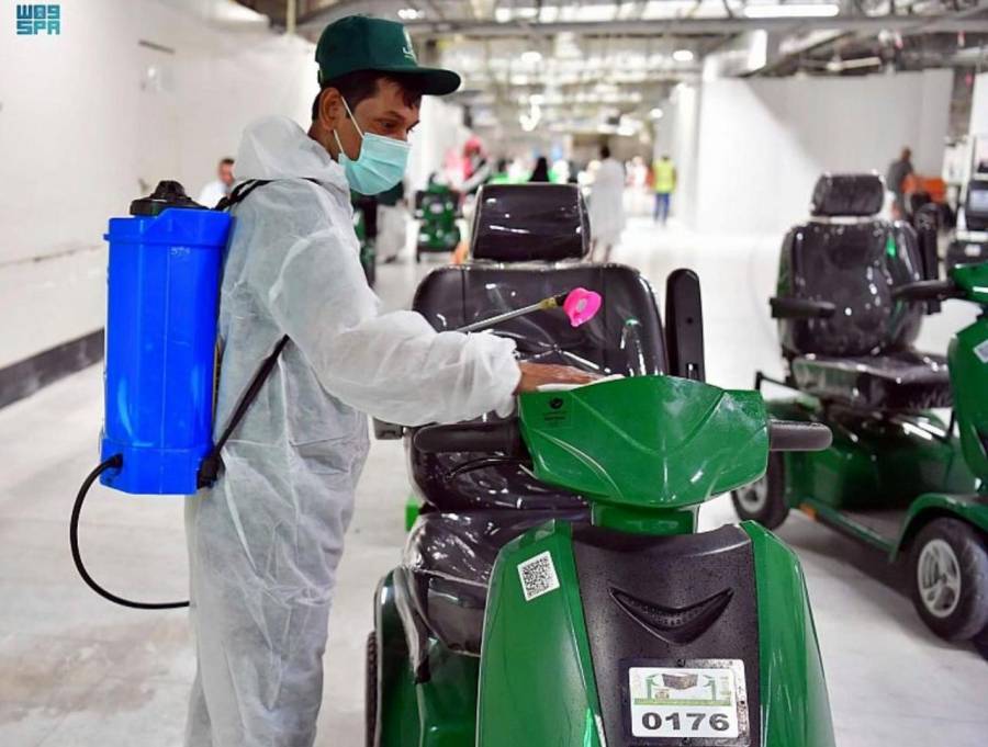 غسل وتعقيم المسجد الحرام 10 مرات يومياً