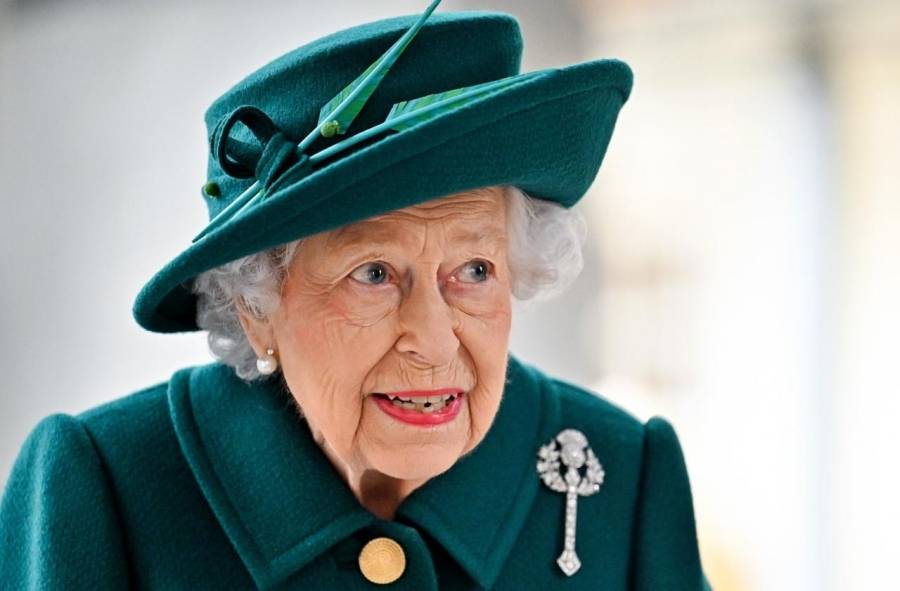 الملكة إليزابيث تتغيب عن طقوس غسل القدمين
