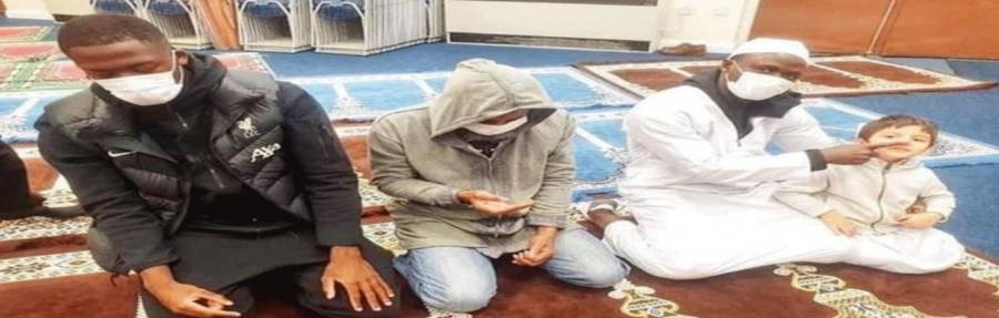 تعرف على طقوس ساديو ماني نجم ليفربول في رمضان...صور