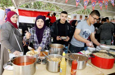 افتتاح بازار طرود الخير الرابع  بازار الجاليات في جامعة فيلادلفيا