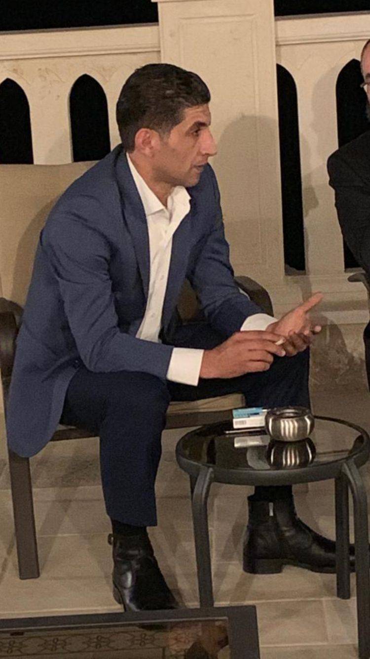 فايق بن طريف وعائلته يُهنئون  حسام بن طريف  بتعيينه مديرًا ماليًا في شمال عمان