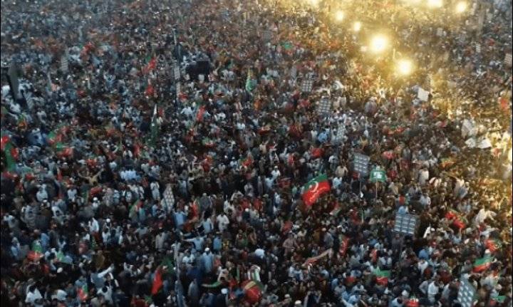 باكستان: تظاهرات حاشدة مؤيدة لرئيس الوزراء المقال