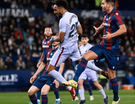 برشلونة يفوز بهدف قاتل
