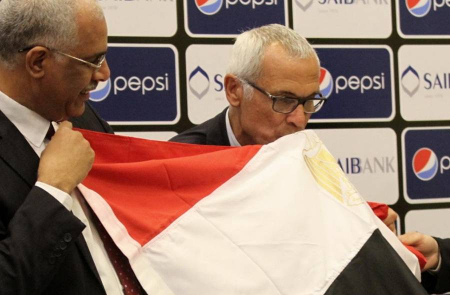لاعب الأهلي السابق يدعم عودة كوبر لقيادة منتخب مصر