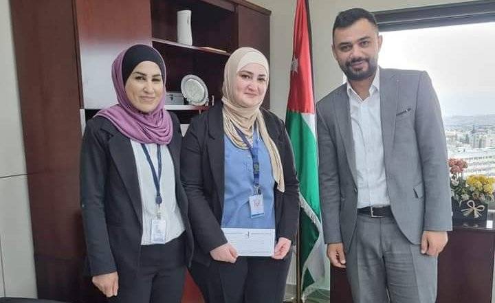 شركة الاتحاد العربي الدولي للتأمين تكرم الموظف المثالي السيدة (سيرين جبر )