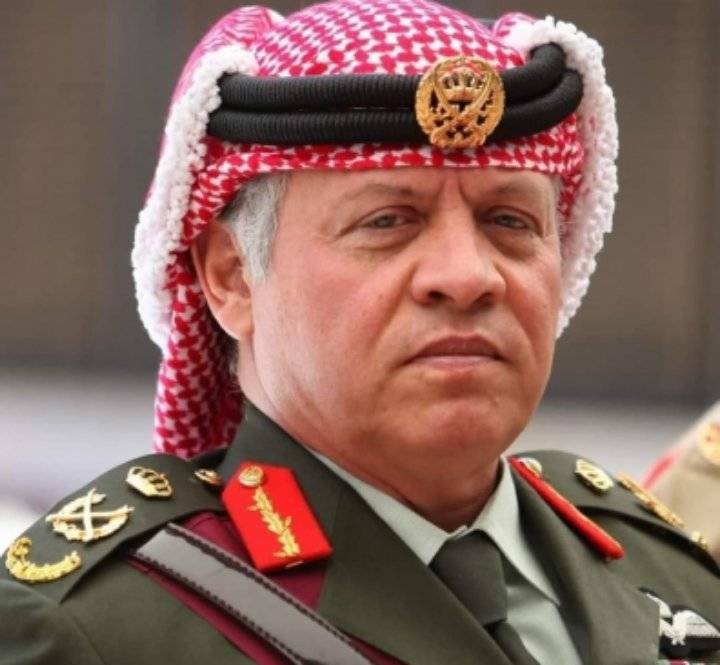 عشيرة العنبر تُهنئ الملك بمناسبة إجراؤه العملية الجراحية التي تكللت بالنجاح