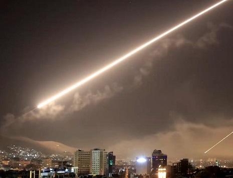 سماع دوي انفجارات في ريف دمشق الغربي