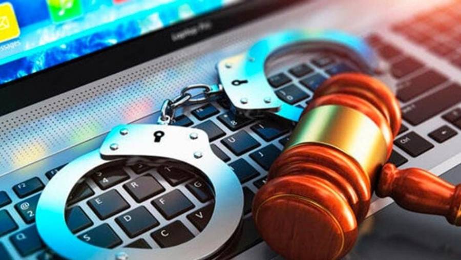 سجن زوجان يقومان بابتزاز الشباب عبر مواقع التواصل الاجتماعي