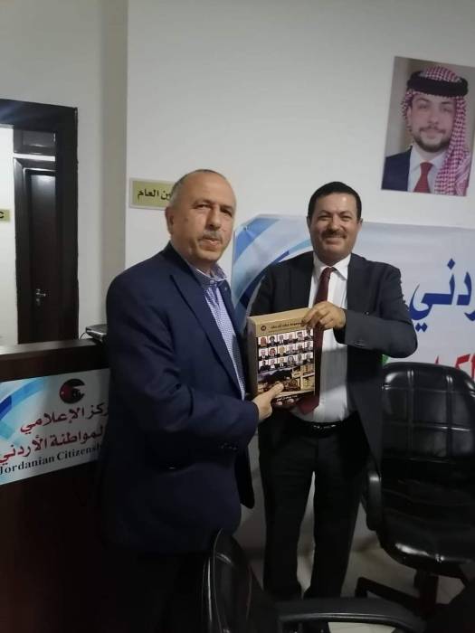 ندوة تناقش مسيرة عمان بين الماضي والحاضر للمؤرخ عمر العرموطي في حزب المواطنه الاردني ...صور