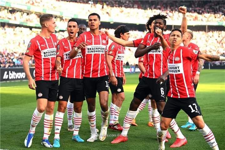 آيندهوفن يقلب الطاولة على أياكس ويتوج بكأس هولندا
