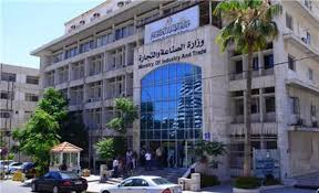 الصناعة: توسيع نطاق حملات التفتيش لتشمل محلات الملابس والحلويات