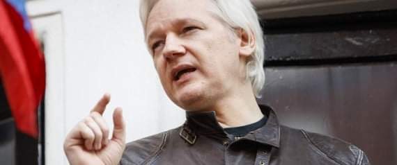 محكمة بريطانية تصدر أمرا بترحيل أسانج إلى أمريكا