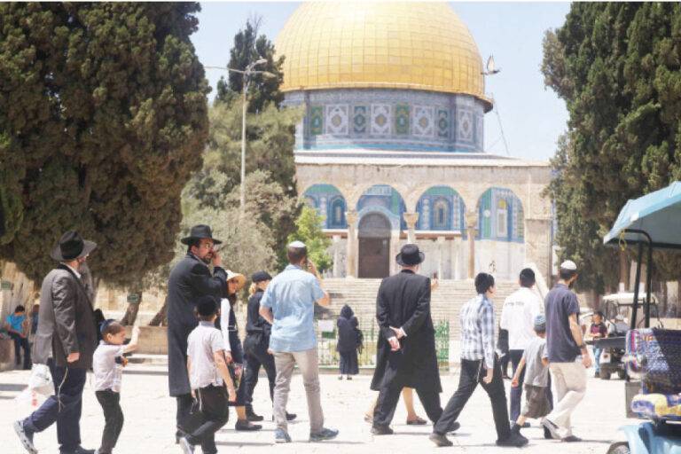 لليوم الخامس: شرطة الاحتلال ومستوطنوه يقتحمون “الأقصى”