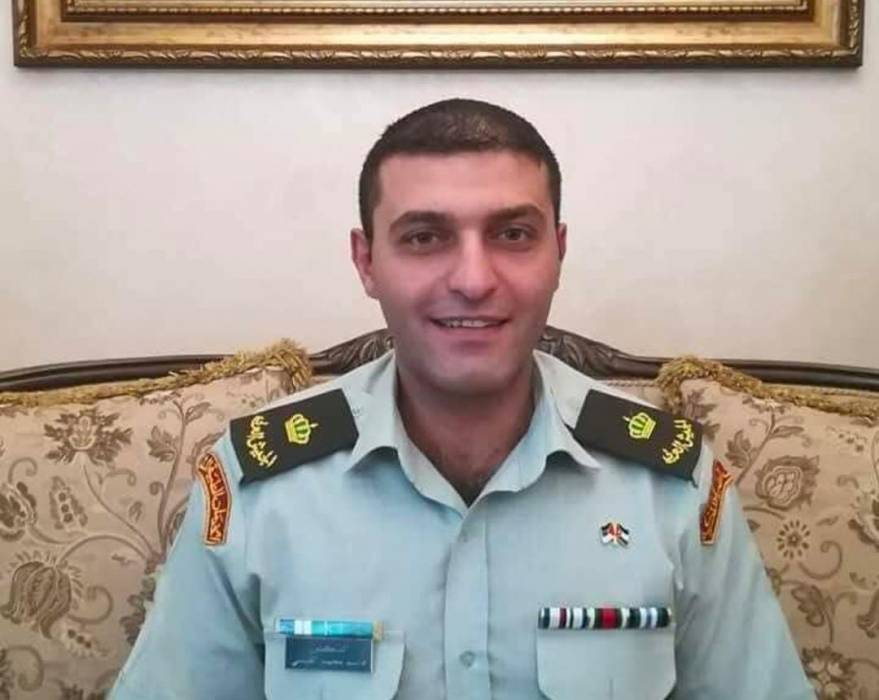 ترفيع الرائد الدكتور قاسم القيسي إلى درجة اخصائي اول صدر في الخدمات الطبية الملكية