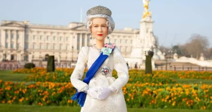 شركة ماتيل تحول ملكة بريطانيا إلى دمية باربي
