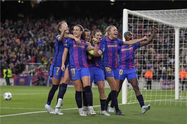 جماهير برشلونة تحطم رقمها القياسي