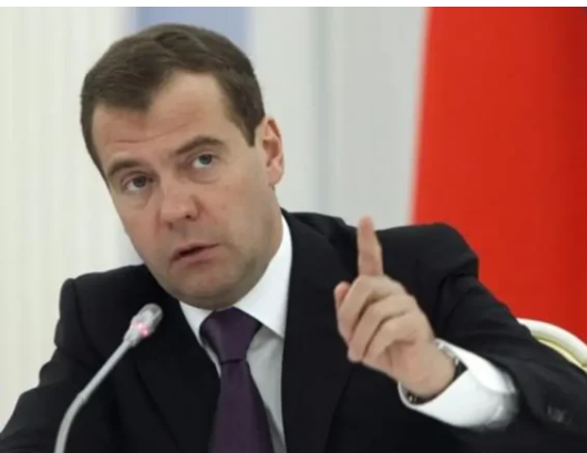 ميدفيديف: الغرب لن يصمد أسبوعا واحدا دون الغاز الروسي