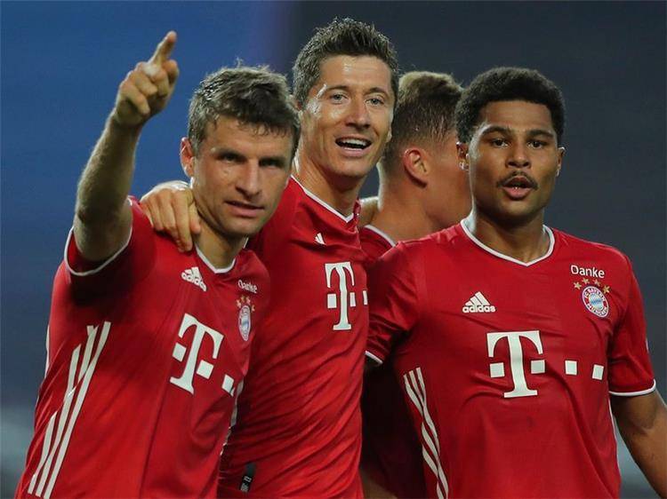 بايرن ميونخ يتوج بلقب الدوري الألماني