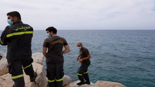 بيروت: وفاة طفلة و16 مفقودا بحادثة غرق الزورق قبالة طرابلس