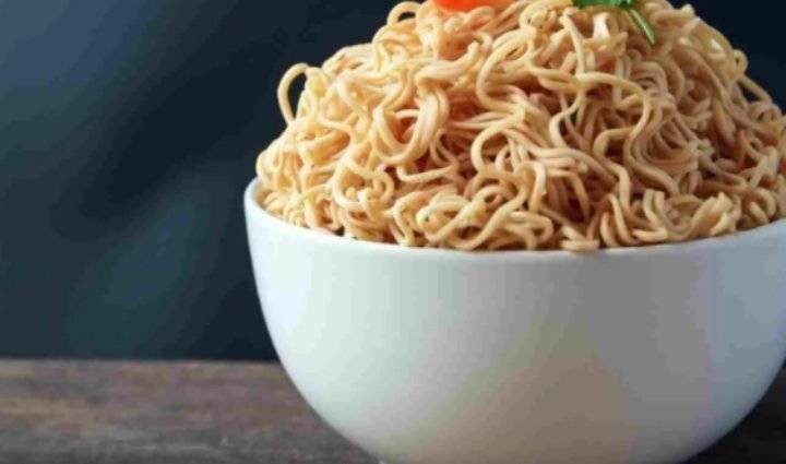 وجبة نودلز تودي بحياة طالبة مصرية والنيابة تأمر بتشريح الجثة