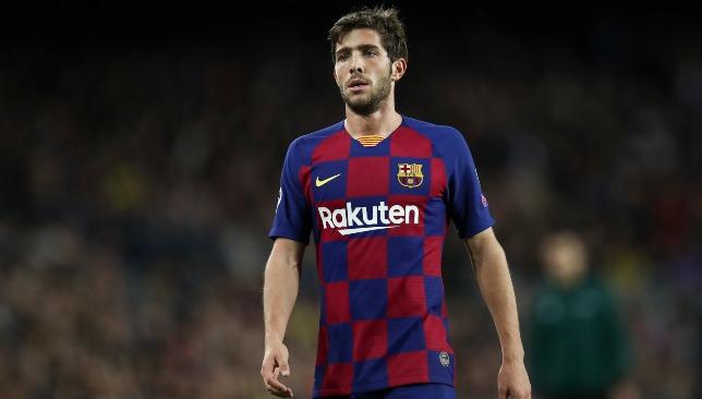 نجم برشلونة يقرر تجديد عقده