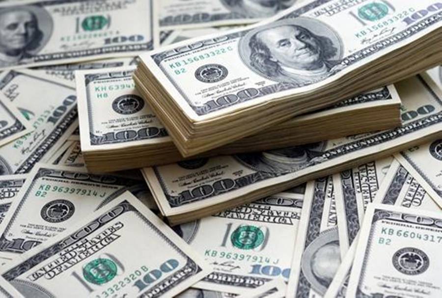 ارتفاع الدولار لأعلى مستوى في عامين